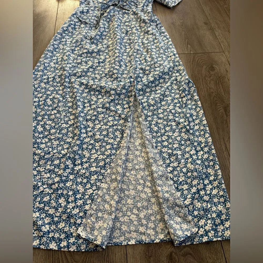 Used woman’s maxi dress in good condition